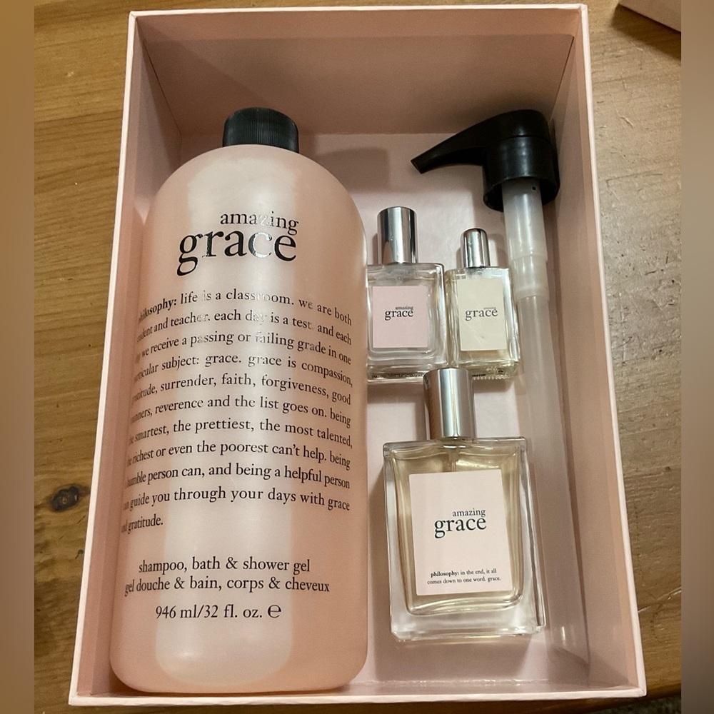 Philosophy: Amazing Grace bath/body shower gel 946ml/32fl.oz. W/pump and 3 pack.